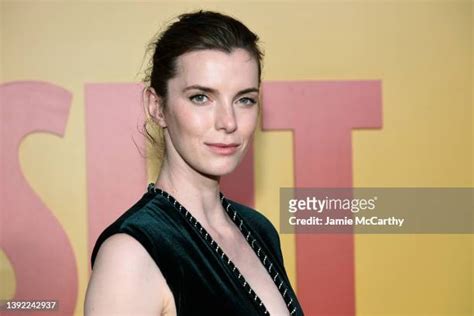 betty gilpin nu|2,228 Betty Gilpin Photos & High Res Pictures